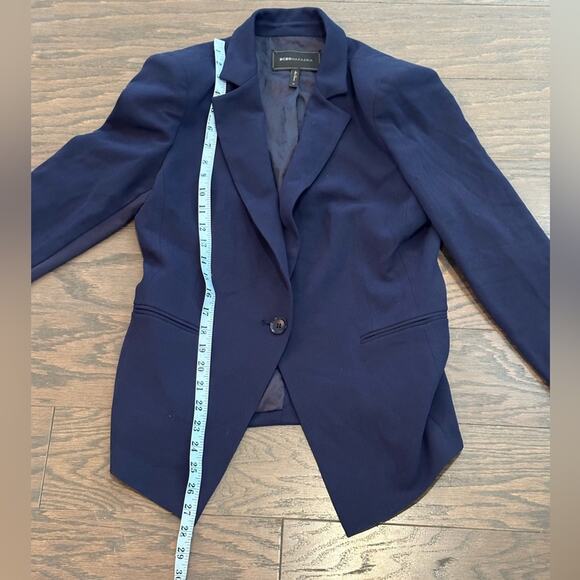 BCBG Maxazria Versatile Single Button Navy Blazer Size Medium - Picture 4 of 9